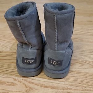 Grey classic ll Uggs